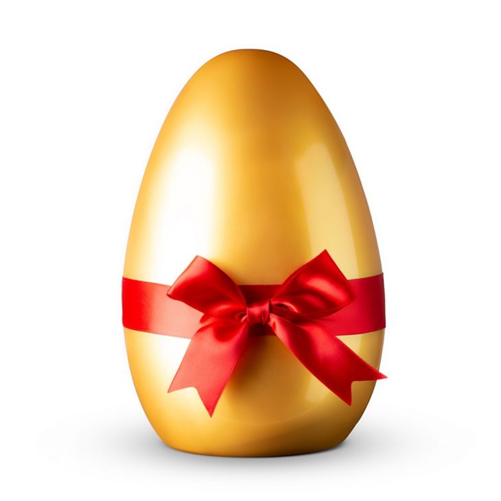 Coffret œuf de Pâques sexy surprise egg fermé, doré avec nœud en satin rouge